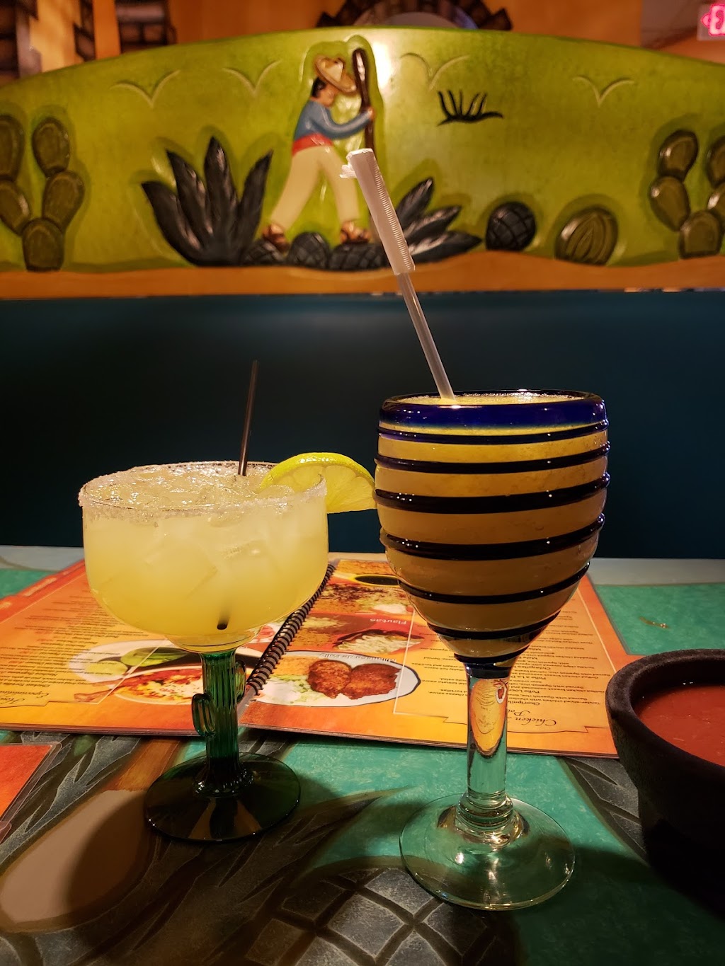 Los Tres Magueyes | 401 Wake Chapel Rd, Fuquay-Varina, NC 27526, USA | Phone: (919) 552-3957