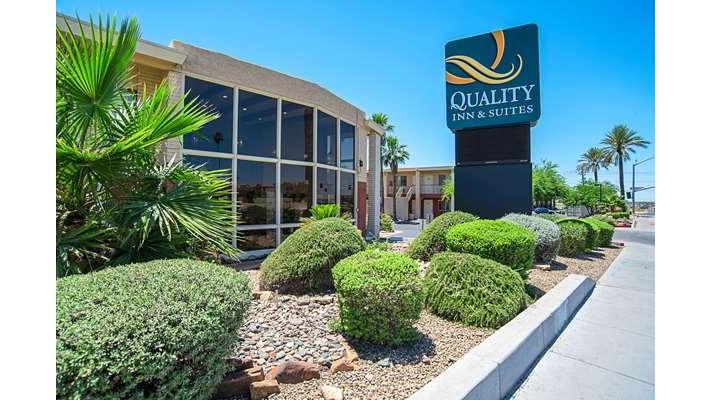 Quality Inn & Suites Phoenix NW - Sun City | 11201 Grand Ave, Youngtown, AZ 85363, USA | Phone: (623) 933-8211