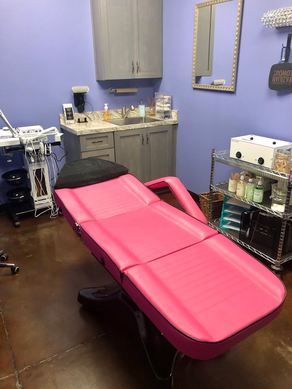 Salon On Pointe | 1500 Bridgeport Way Suite 106, Suffolk, VA 23435, USA | Phone: (757) 238-9733