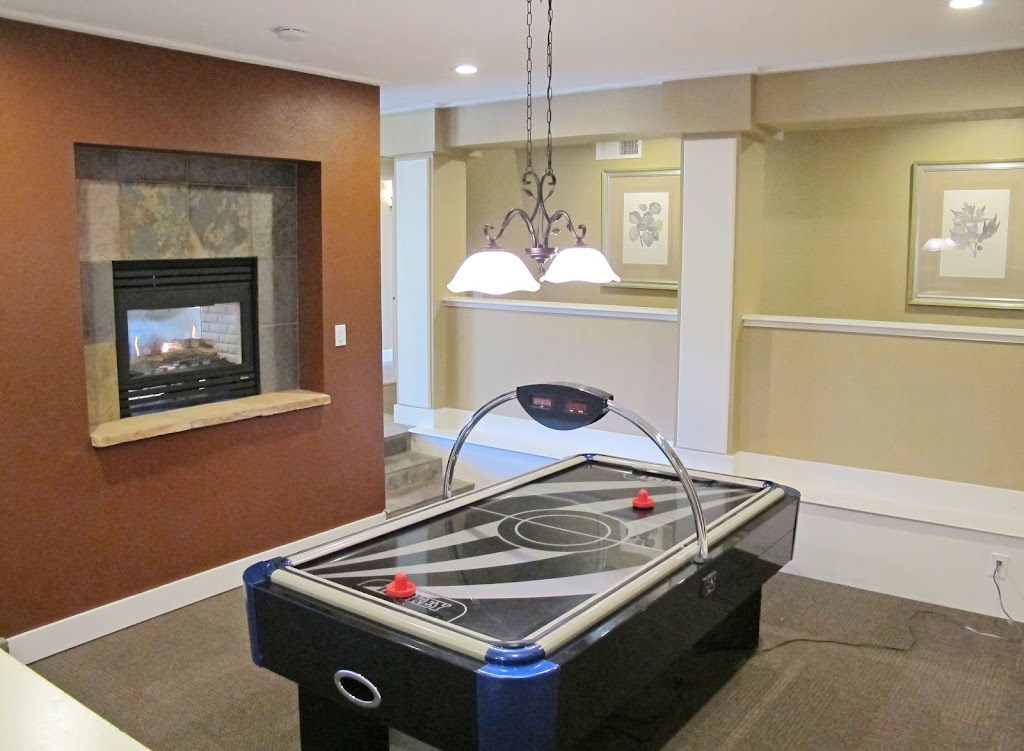 Rollingwood Condominium Rentals | 9160 Madison Ave, Fair Oaks, CA 95628, USA | Phone: (833) 415-1068