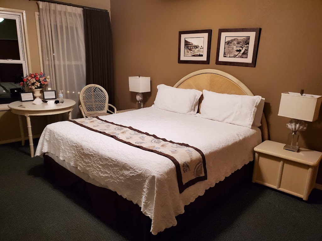 Hotel Mac Rae | 409 Crescent Ave, Avalon, CA 90704, USA | Phone: (310) 510-0246