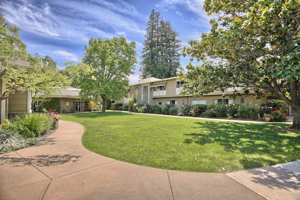 The Villas at Saratoga | 20400 Saratoga-Los Gatos Rd, Saratoga, CA 95070, USA | Phone: (408) 741-2950