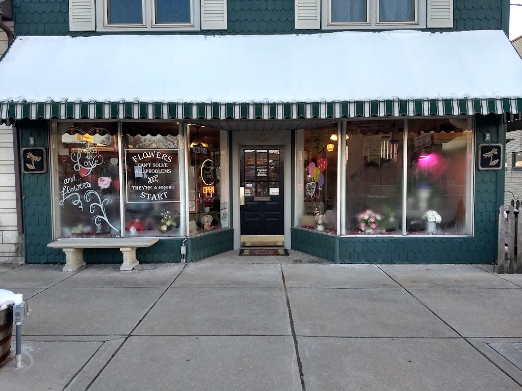 The Flower Nook | 111 E Main St, Portland, IN 47371, USA | Phone: (260) 726-7166