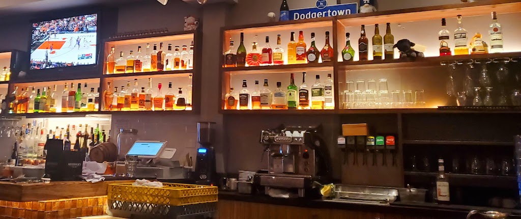 Montrose Town Kitchen & Grill | 2276 Honolulu Ave, Montrose, CA 91020, USA | Phone: (818) 248-1881