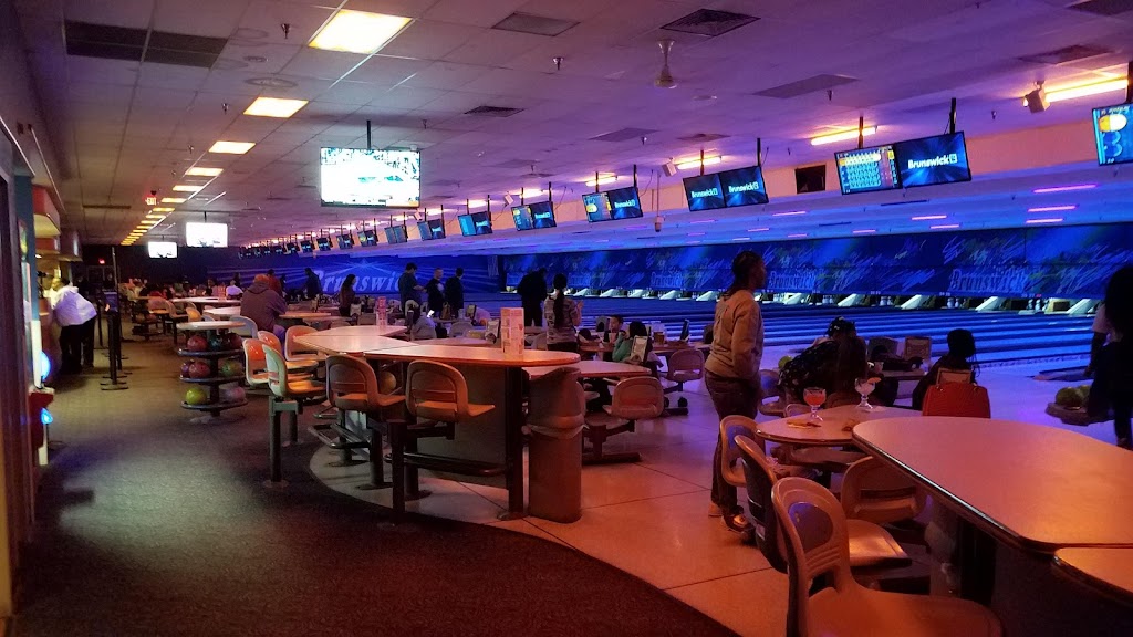 Bowlero Palmdale | 38241 30th St E, Palmdale, CA 93550, USA | Phone: (661) 274-2878