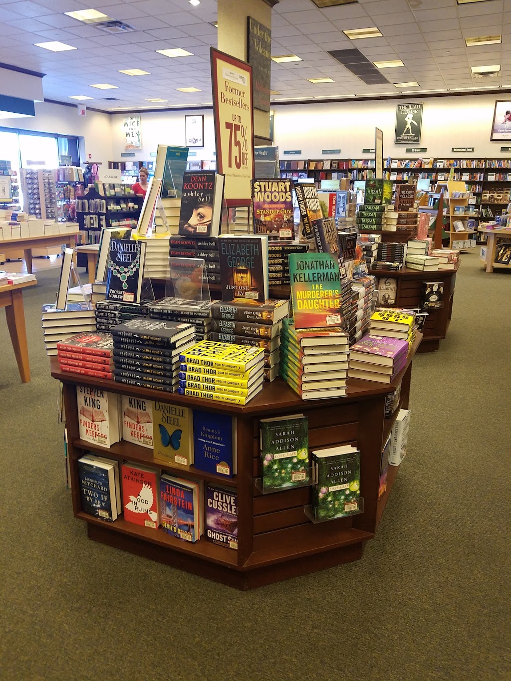 Barnes & Noble | Rainbow Promenade, 2191 N Rainbow Blvd, Las Vegas, NV 89108, USA | Phone: (702) 631-1775