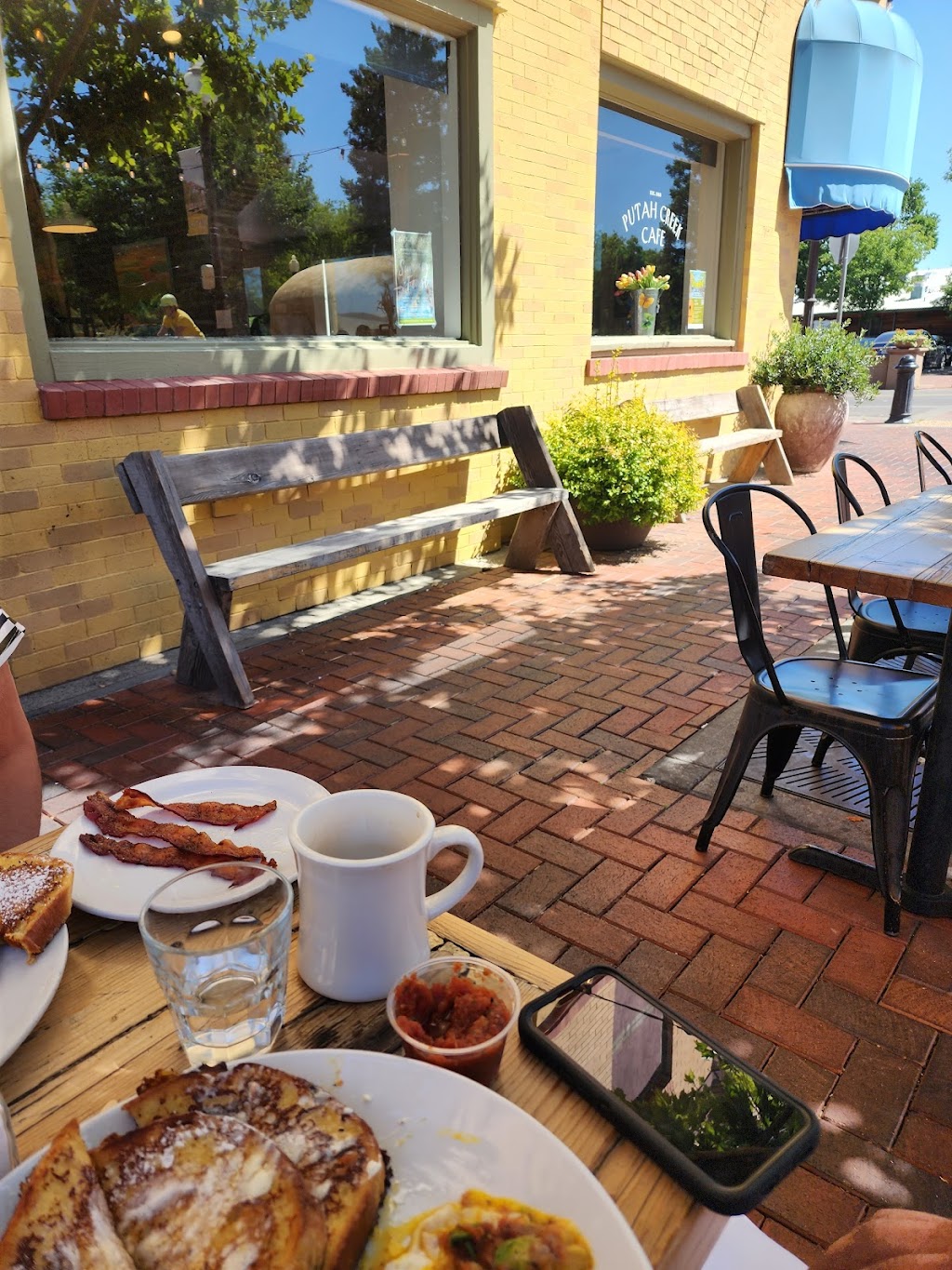 Putah Creek Cafe | 1 Main St, Winters, CA 95694, USA | Phone: (530) 795-2682