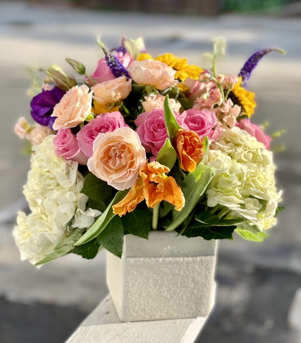 Purely Floral | Manhattan Beach, CA 90266, USA | Phone: (310) 871-0997