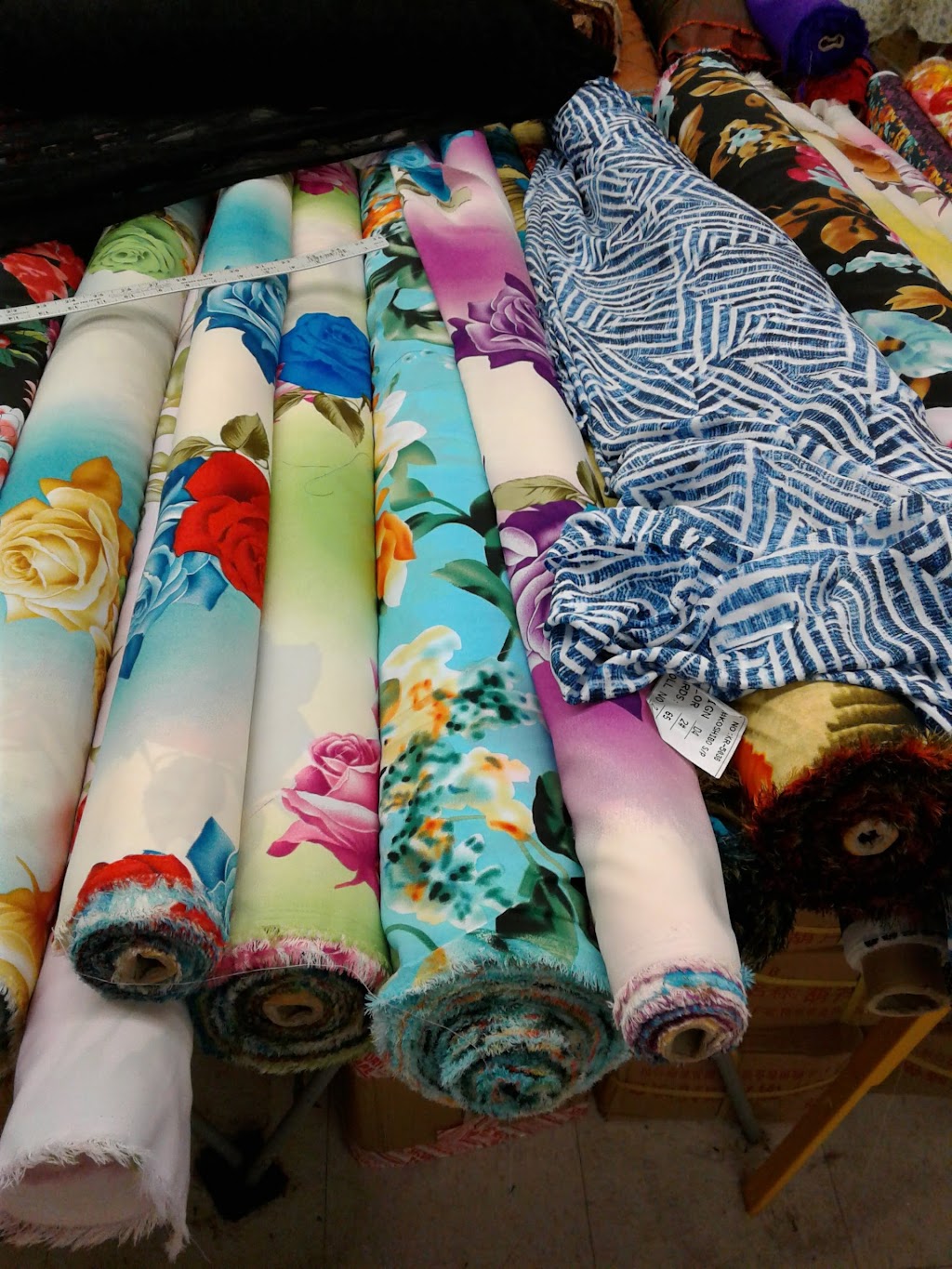 Fabrics For Less | 109 S Tillicum St, Renton, WA 98057, USA | Phone: (425) 255-8876