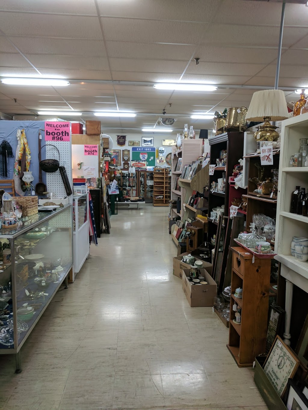 Markle Exit 286 Antique Mall | South St, Markle, IN 46770, USA | Phone: (260) 758-2038