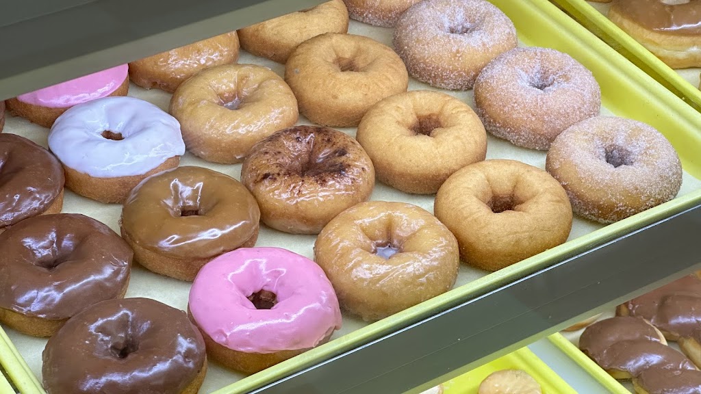 Luna Donuts | 1630 Valwood Pkwy Ste 102, Carrollton, TX 75006, USA | Phone: (972) 243-4077