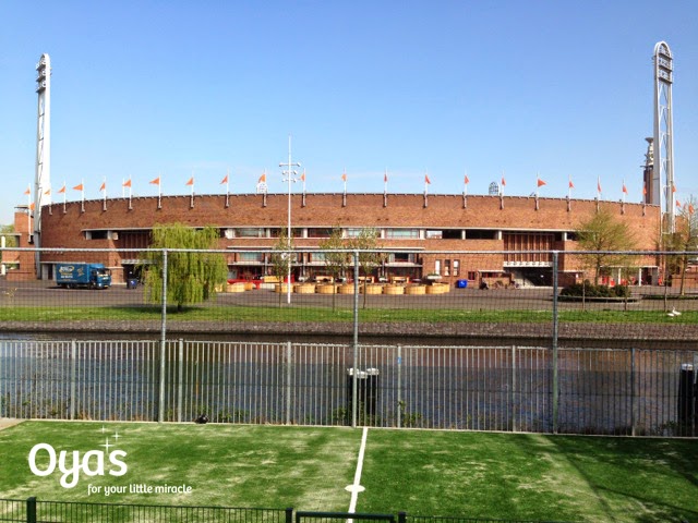 Oyas Childcare IJsbaan B.V. | IJsbaanpad 8, 1076 CV Amsterdam, Netherlands | Phone: 020 705 8040