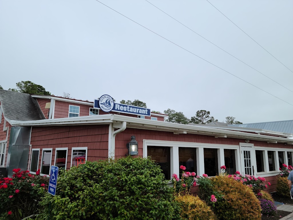 Coinjock Marina Restaurant | 321 Waterlily Rd, Coinjock, NC 27923, USA | Phone: (252) 453-3271 ext. 2