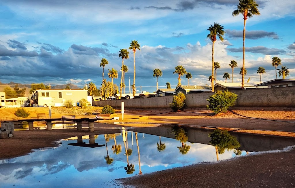 Santa Fe RV Park | 1800 N Ironwood Dr, Apache Junction, AZ 85120, USA | Phone: (480) 983-3299