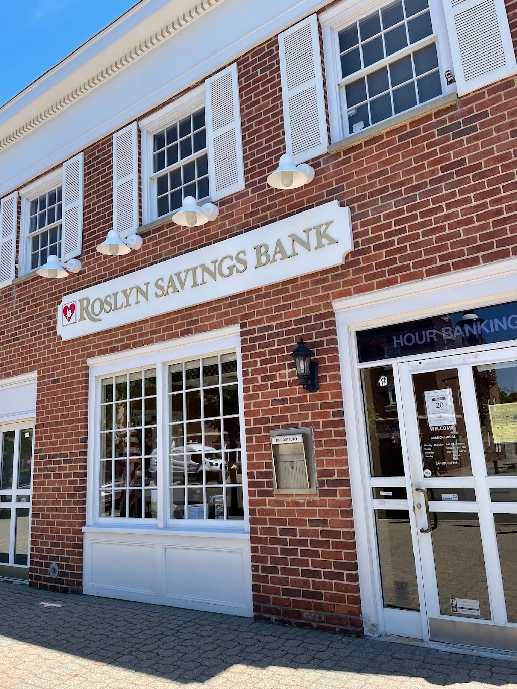 Roslyn Savings Bank, a division of New York Community Bank | 108 7th St, Garden City, NY 11530, USA | Phone: (516) 739-4438