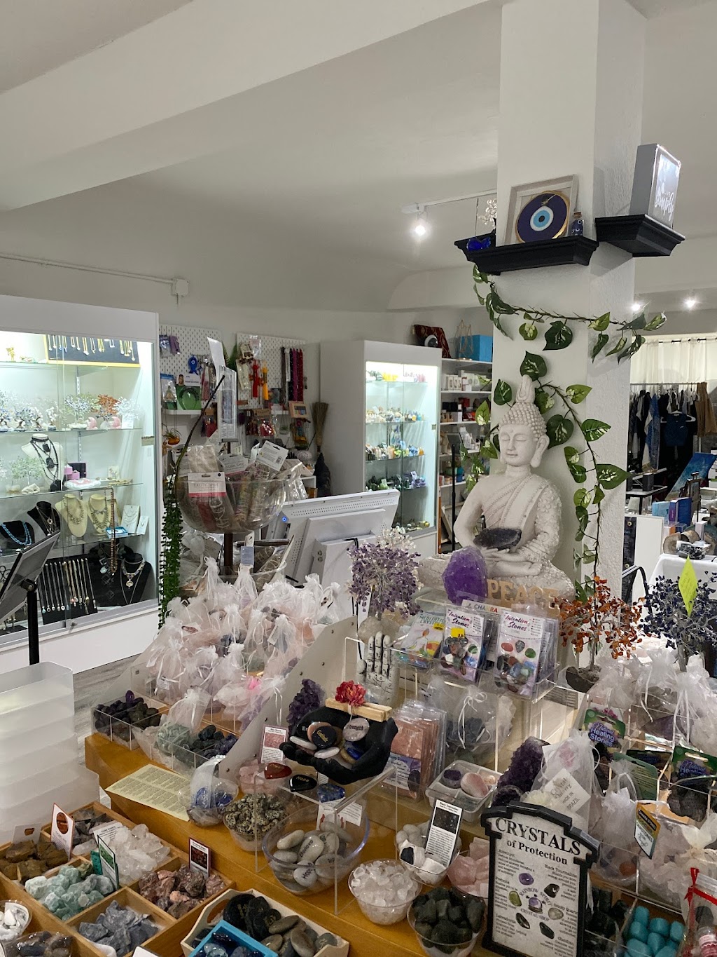 Moonlight Crystals & Earth | 31678 Coast Hwy suite#B, Laguna Beach, CA 92651, USA | Phone: (614) 531-0100