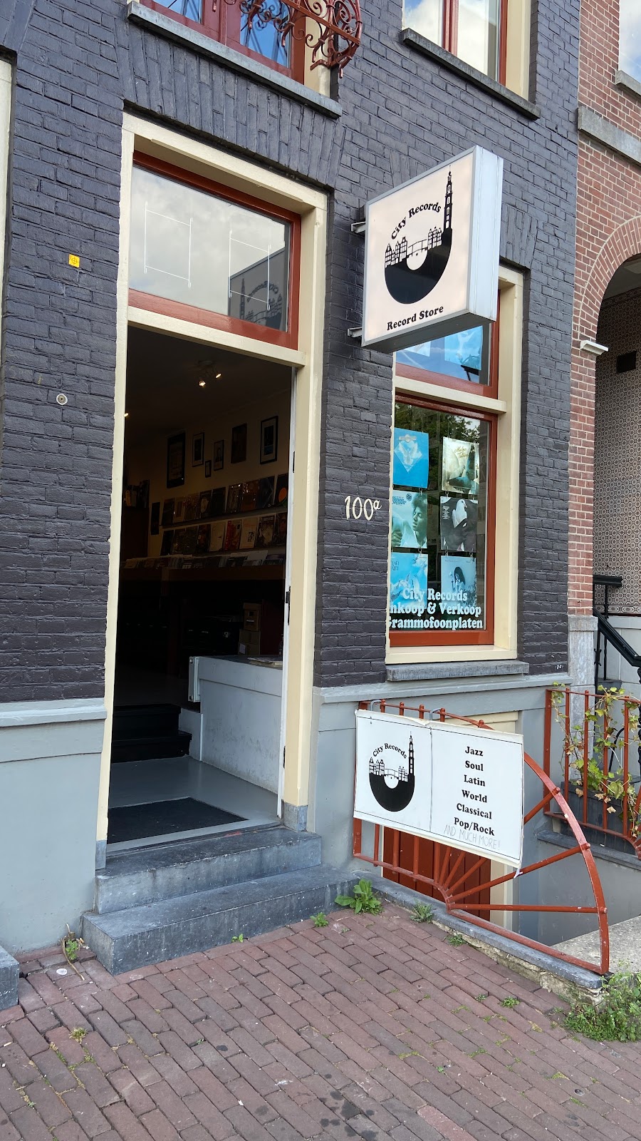 City Records - Second Hand Vinyl LPs and 45s | Geldersekade 100A, 1012 BM Amsterdam, Netherlands | Phone: 06 21218091