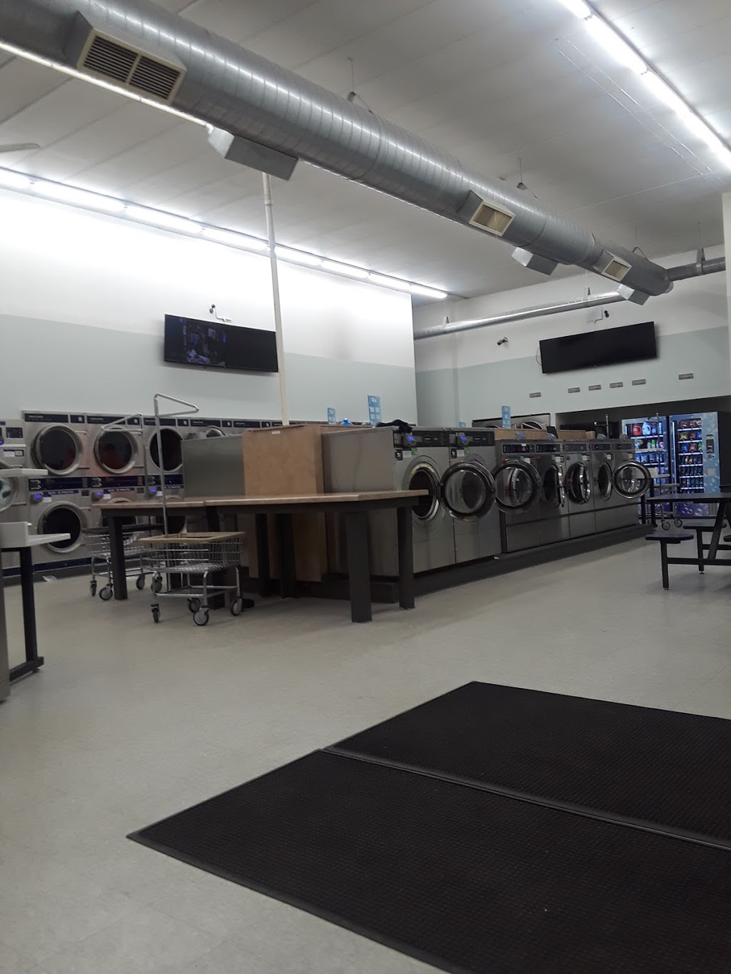 Hometown Laundry - Wash n Fold | 4680 Hwy 61 N, White Bear Lake, MN 55110, USA | Phone: (651) 492-8090