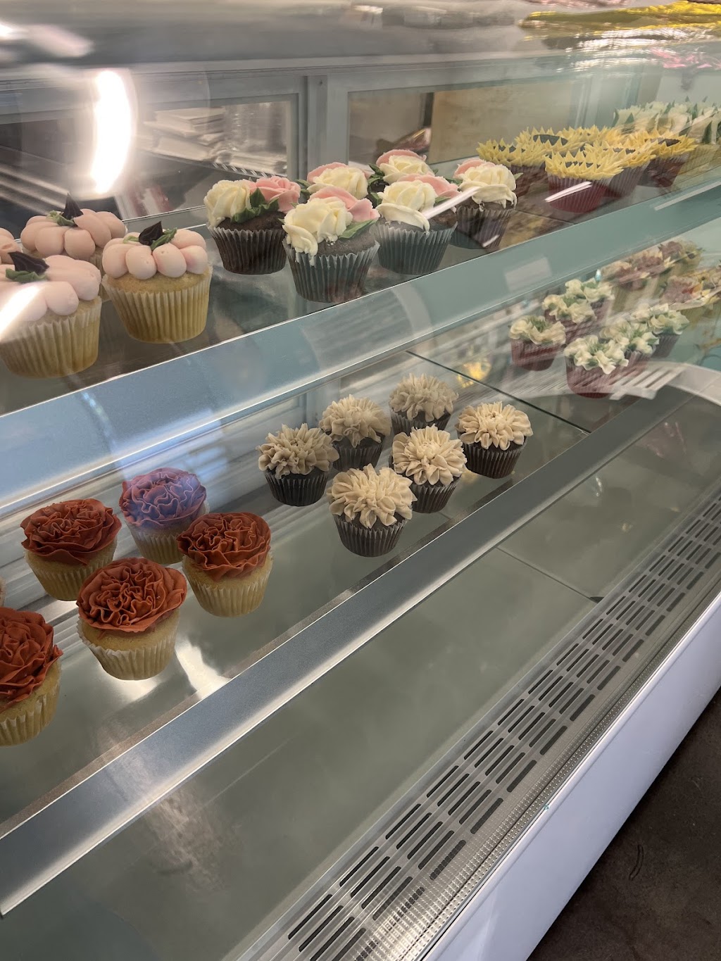 Bundle of Cupcakes | 6306 Garfield Ave #230, Sacramento, CA 95841, USA | Phone: (916) 243-0556