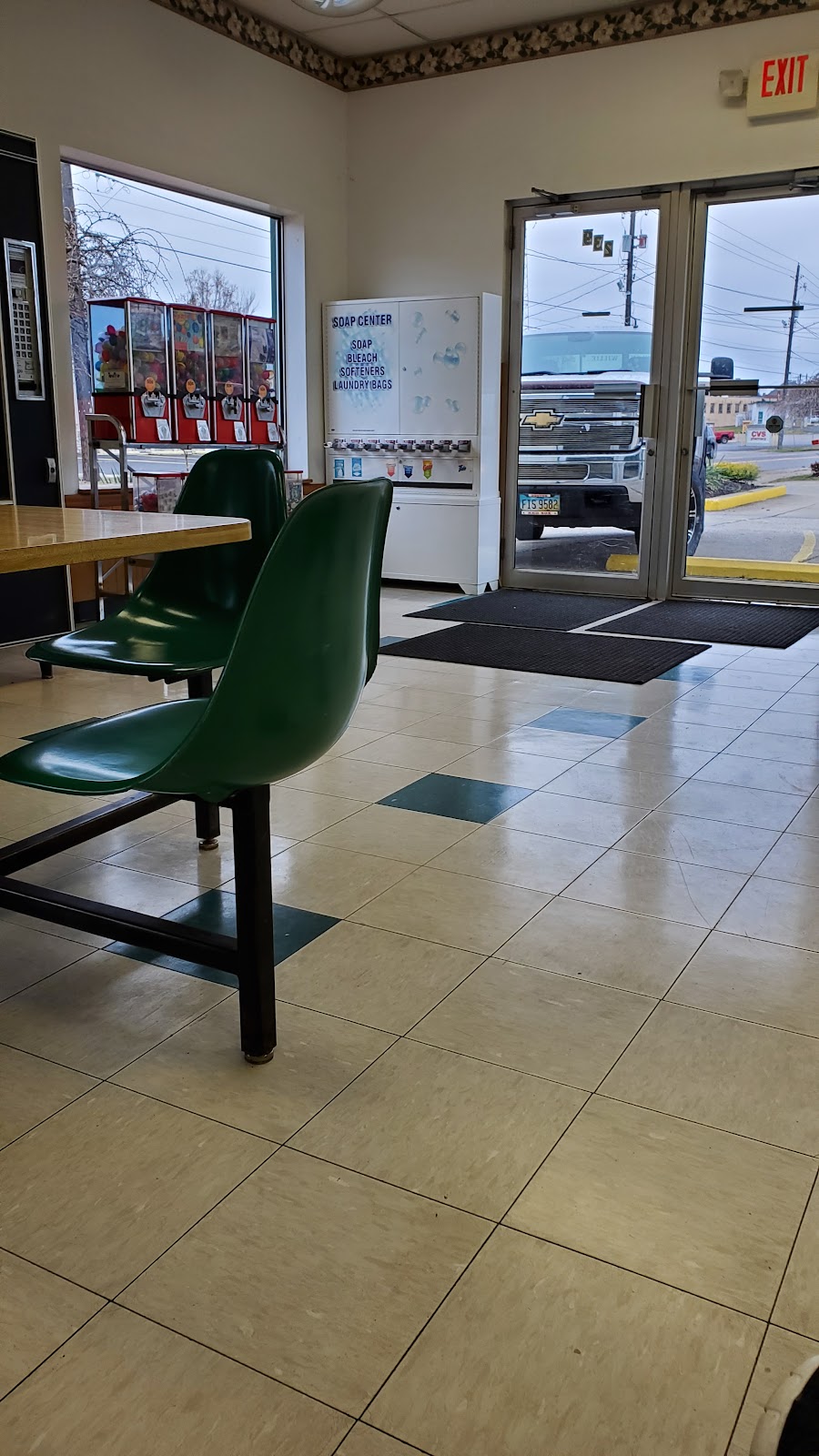 Bennys Coin Laundry | 239 E Main St, Geneva, OH 44041, USA | Phone: (440) 850-1844