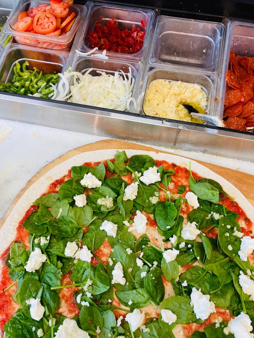 Upper Crust Pizzeria | 11916 Wilshire Blvd, Los Angeles, CA 90025, USA | Phone: (424) 256-2550