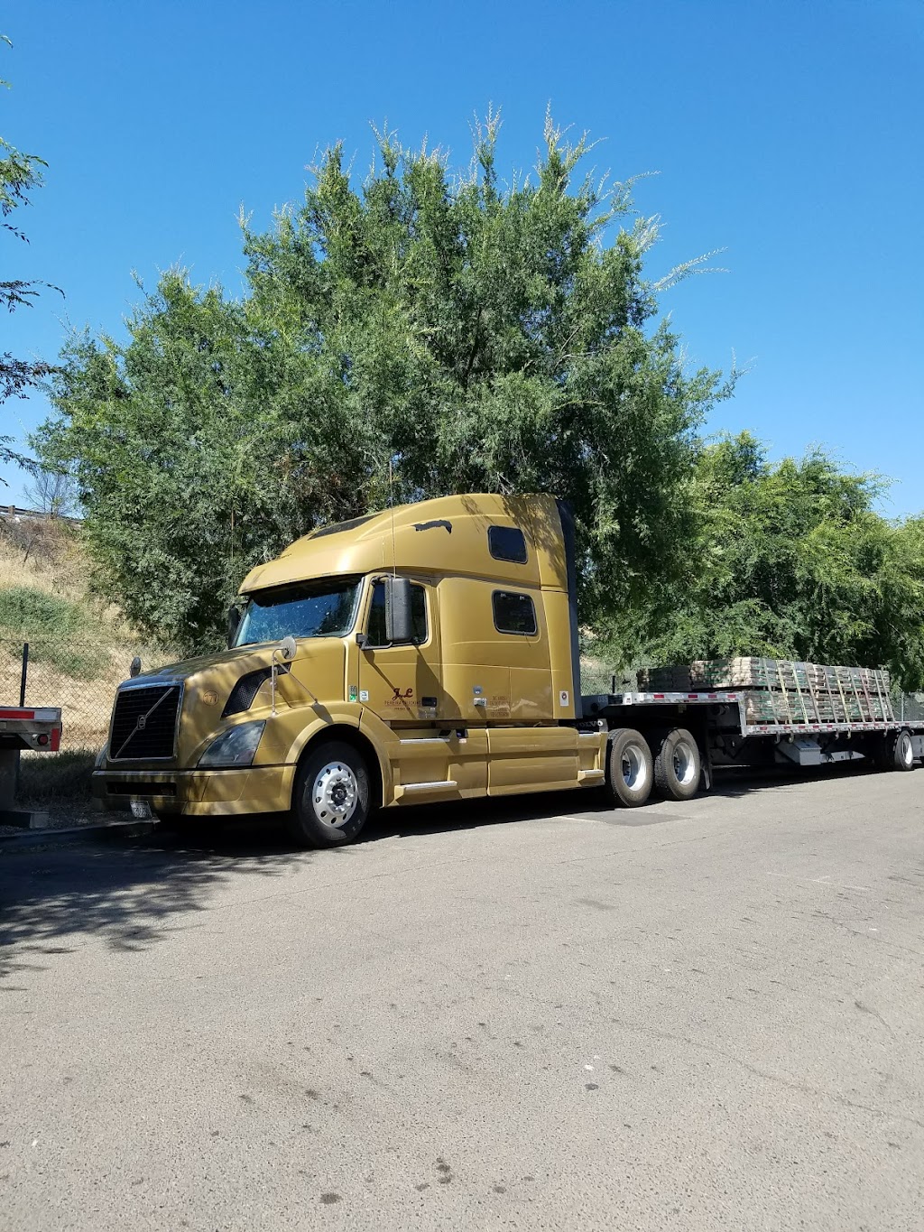 J L Trucking | 4670 E Harvey Ave, Fresno, CA 93702, USA | Phone: (559) 349-7522