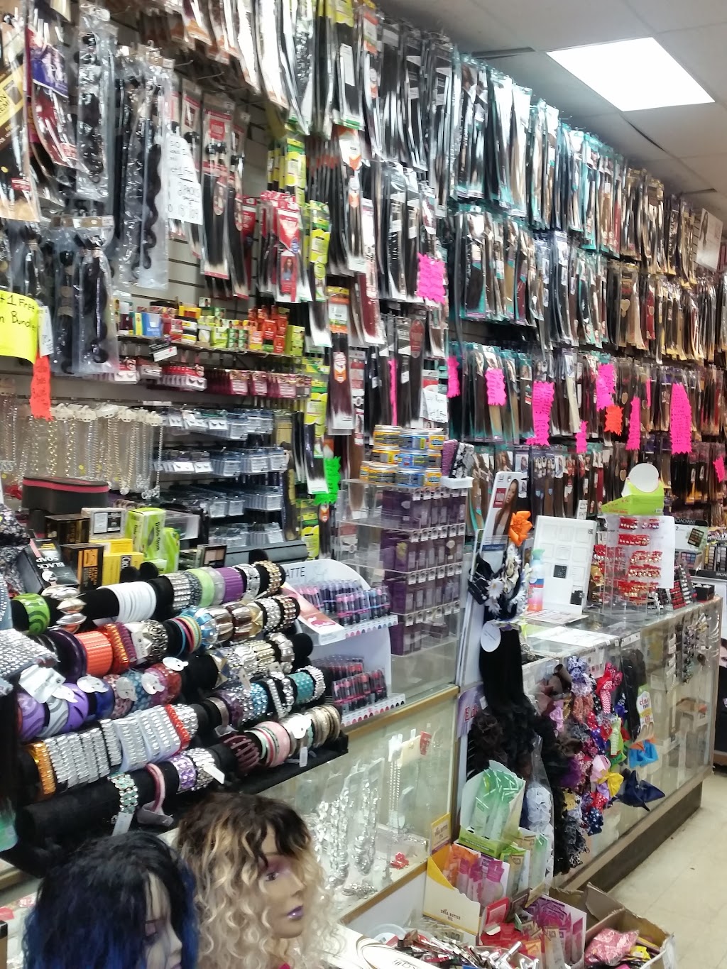 Unique beauty supply | 7511 Kinsman Rd, Cleveland, OH 44104, USA | Phone: (216) 641-9425