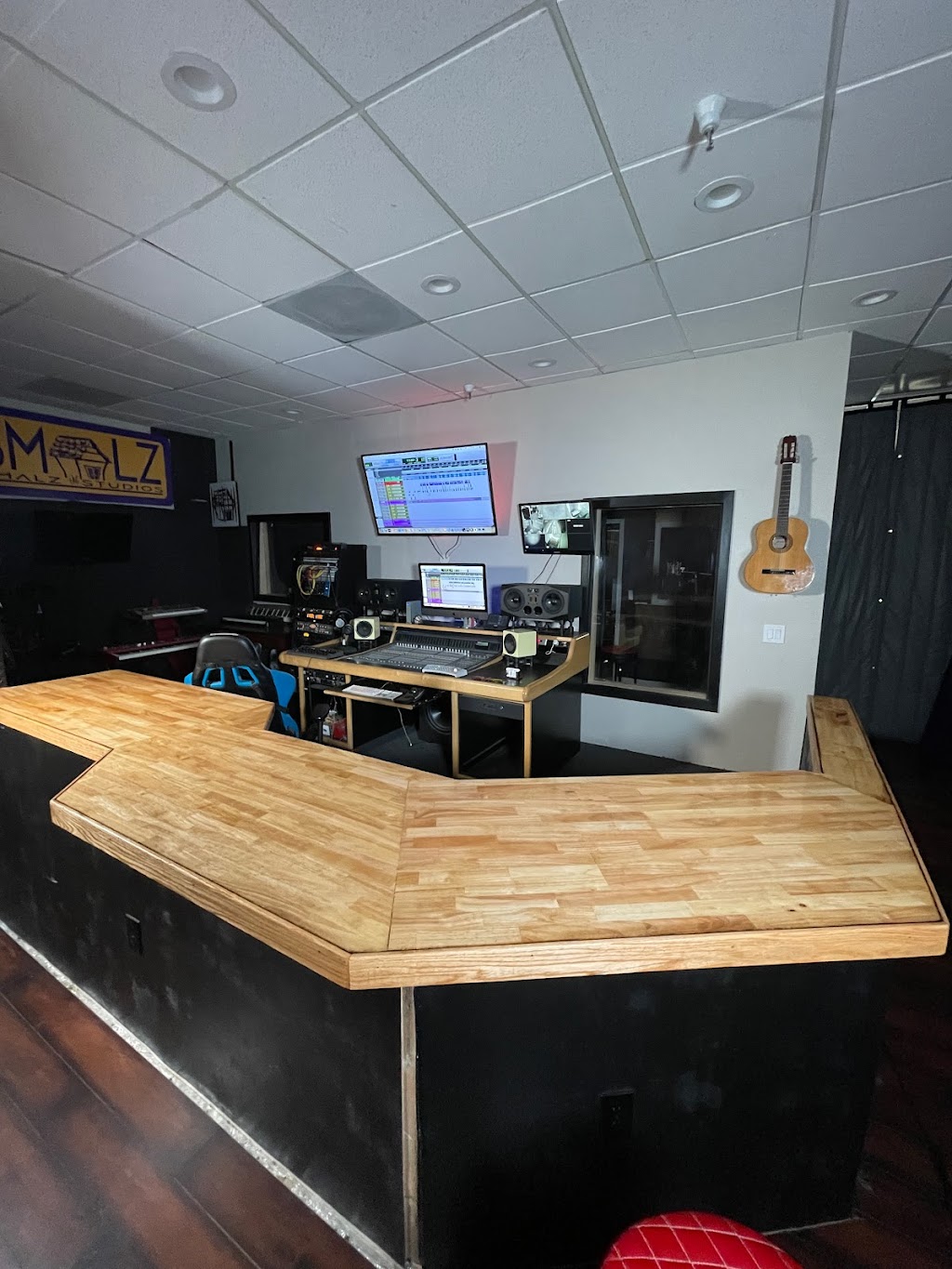 Smalz Studios | 705 E Bidwell St #10, Folsom, CA 95630, USA | Phone: (916) 240-8079