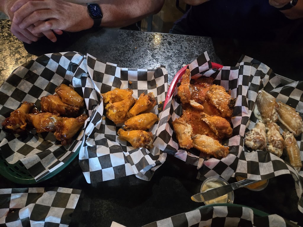 Lobys Bar & Grille | 4736 Hills and Dales Rd NW, Canton, OH 44708, USA | Phone: (330) 479-9860