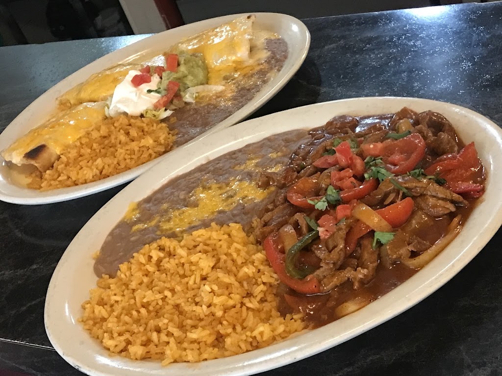 La Choza Los Lara’s | 411 Walker St, Woodbine, IA 51579, USA | Phone: (712) 647-2020