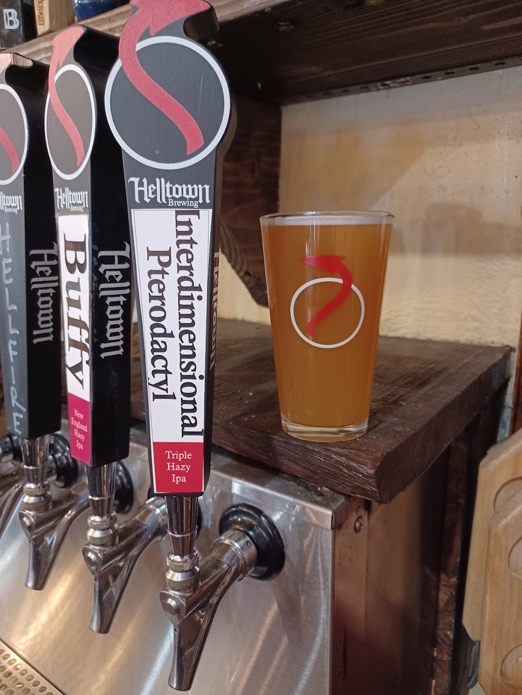 Falls City Pub & Restaurant | 112 Garrett St, Ohiopyle, PA 15470, USA | Phone: (724) 329-3000