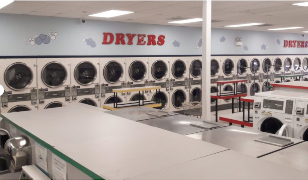 Golf Road Laundromat | 620 E Golf Rd, Arlington Heights, IL 60005, USA | Phone: (847) 640-1625