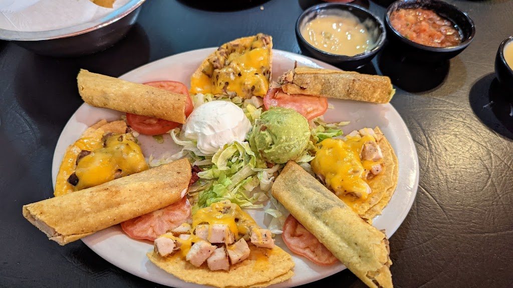 Chelinos Mexican Restaurant (Yukon, OK) | 1227 Garth Brooks Blvd, Yukon, OK 73099, USA | Phone: (405) 350-2006