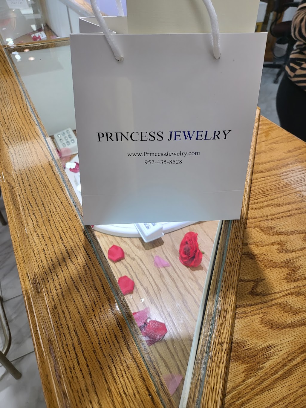 Princess Jewelry | 17400 Kenwood Trail #400, Lakeville, MN 55044, USA | Phone: (952) 898-3322