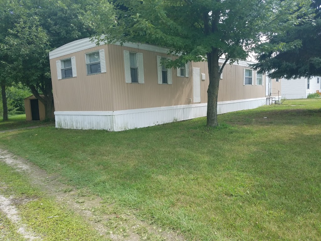 Twin Maples Mobile Home Park LLC. | 1362 Bowling Green Rd E, Bradner, OH 43406, USA | Phone: (419) 552-4340