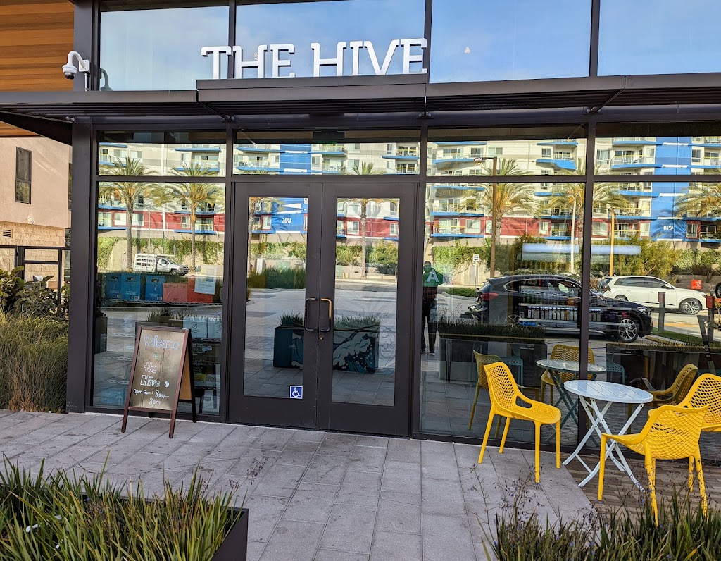 The Hive - Superfood Eats & Organic Cafe | 4242 Via Marina, Marina Del Rey, CA 90292, USA | Phone: (424) 369-4483
