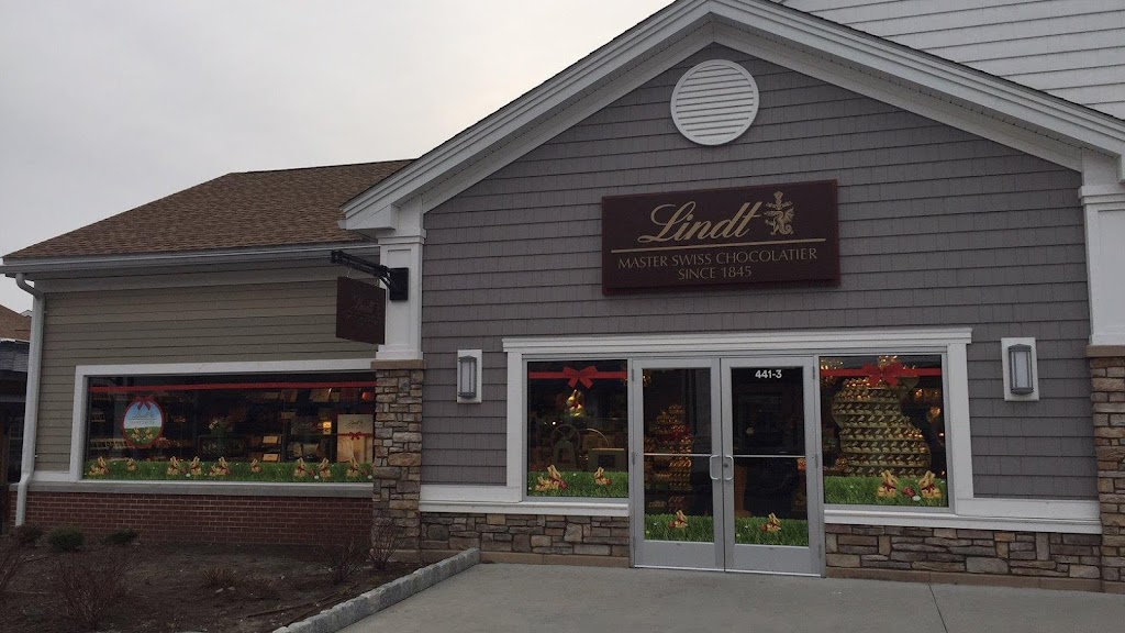 Lindt Chocolate Shop | Hamptons District, 498 Red Apple Ct Suite 441B, Central Valley, NY 10917, USA | Phone: (845) 928-2123