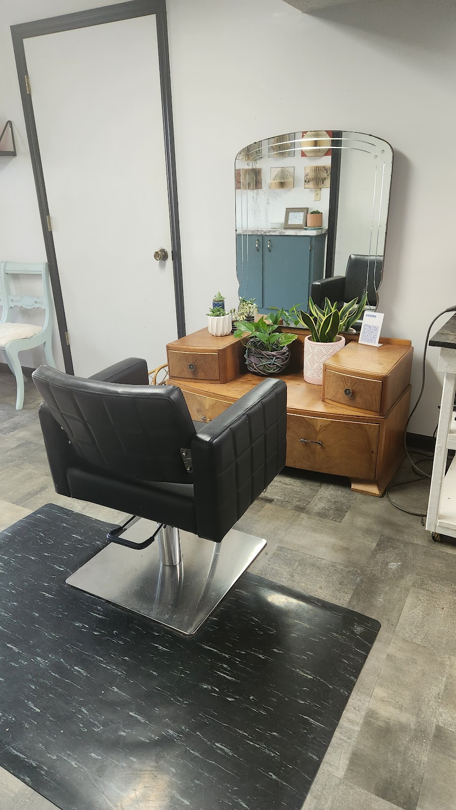 The Tiny Salon | 4404 N 100th St, Omaha, NE 68134, USA | Phone: (910) 508-2683