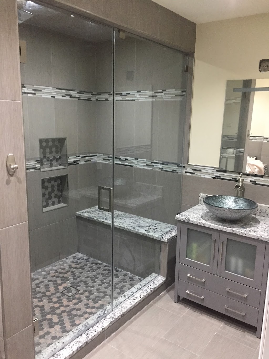 shower doors and table tops | 495 E 178th St, The Bronx, NY 10457, USA | Phone: (347) 372-8635