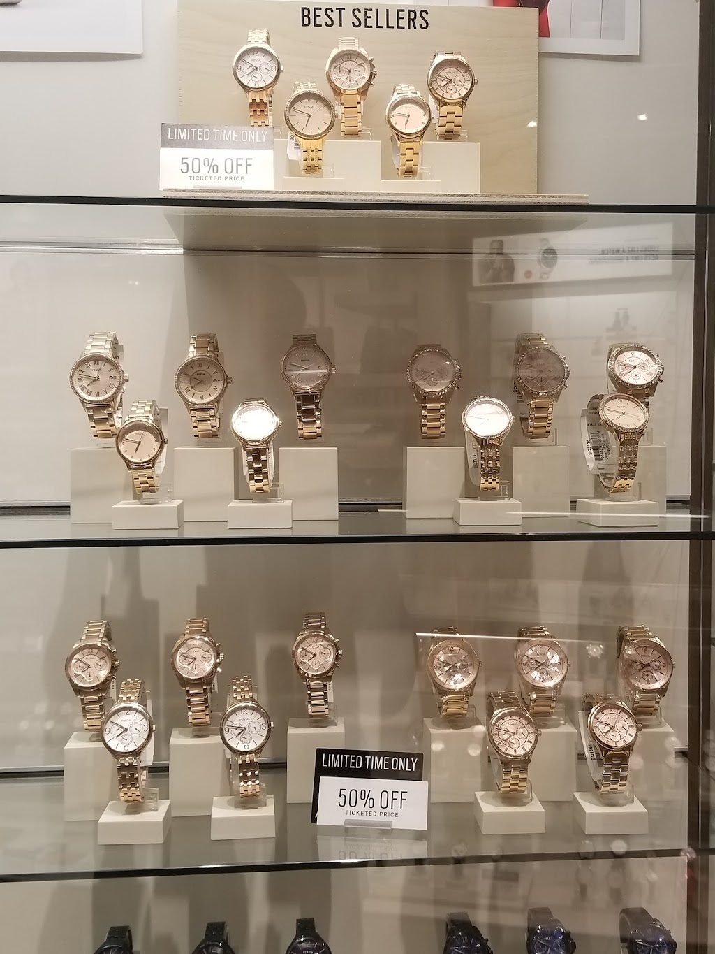 Fossil Outlet Store | 2950 W Interstate 20, Grand Prairie, TX 75052, USA | Phone: (972) 602-7515
