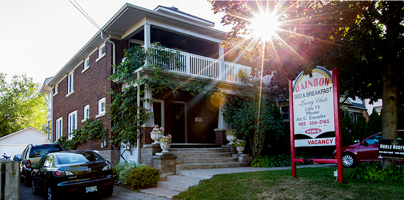 Rainbow Bed & Breakfast | 4436 John St, Niagara Falls, ON L2E 1A5, Canada | Phone: (905) 356-2165