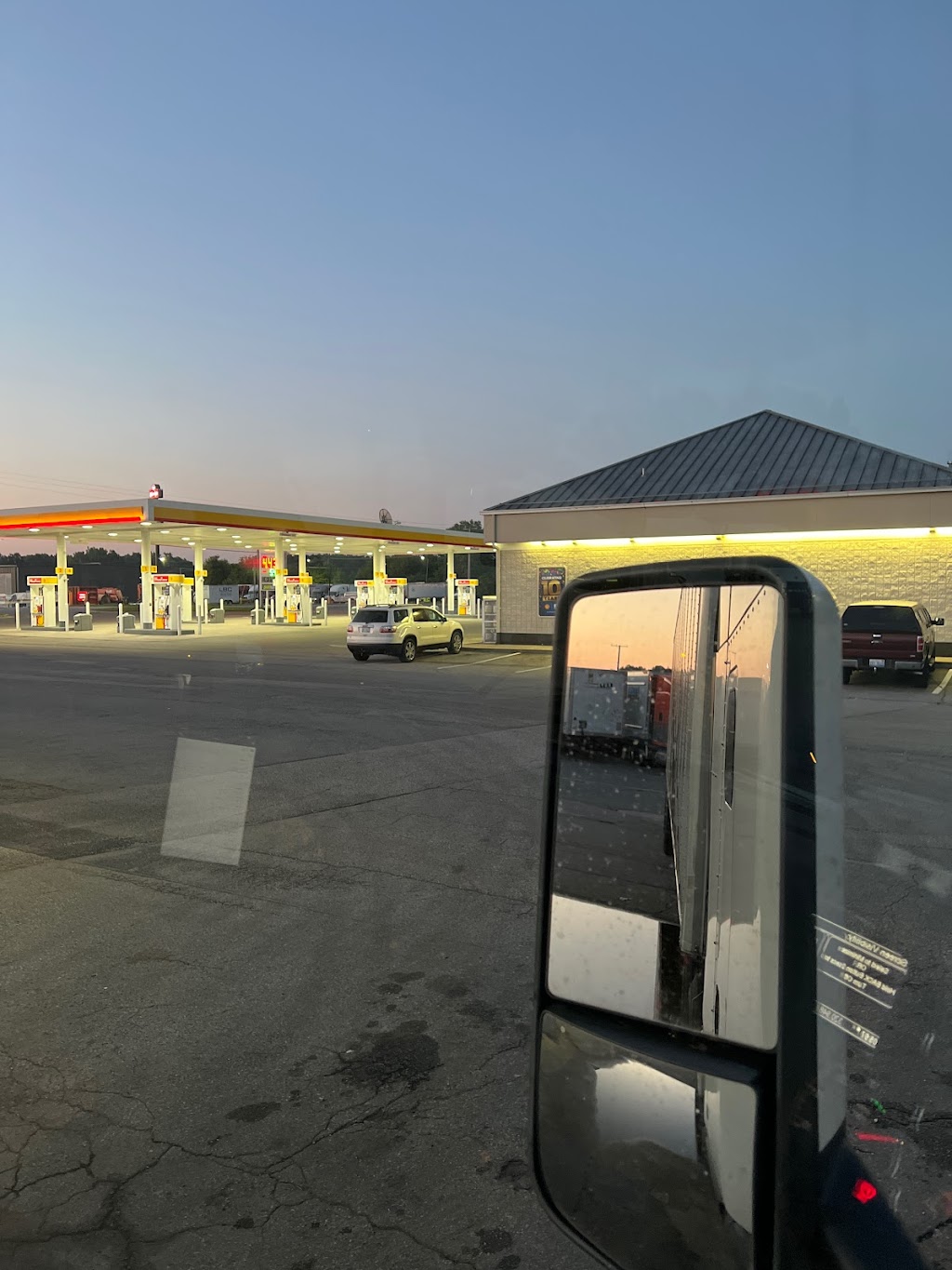 Shell | 6917 Old U.S. 27, Fremont, IN 46737, USA | Phone: (260) 833-2959