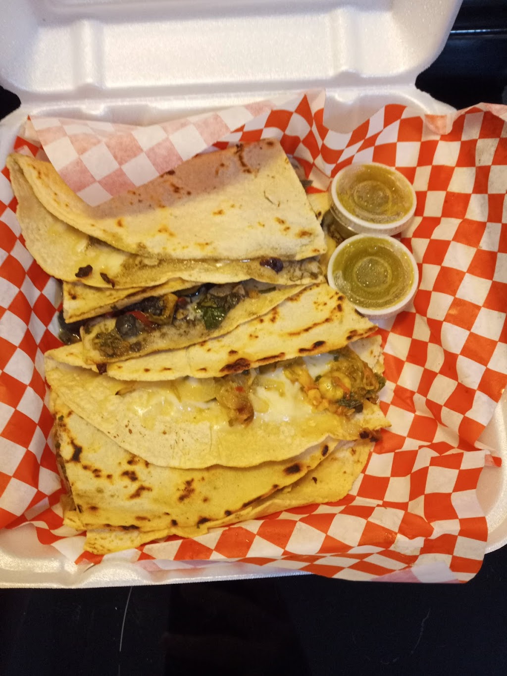 Los Oaxaquenos | 2324 W Clarendon Dr, Dallas, TX 75208, USA | Phone: (972) 850-9922