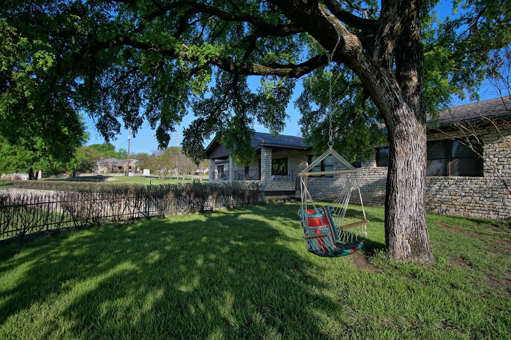 Live Oak B&B | 200 Live Oak St, Glen Rose, TX 76043, USA | Phone: (254) 644-7355