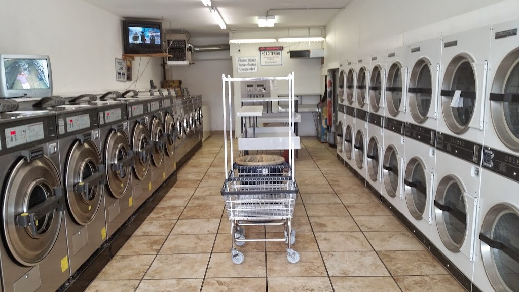 Best Wash Laundromat | 2426 E Broadway, Alton, IL 62002, USA | Phone: (866) 977-3077