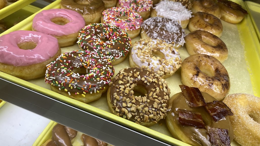 Luna Donuts | 1630 Valwood Pkwy Ste 102, Carrollton, TX 75006, USA | Phone: (972) 243-4077