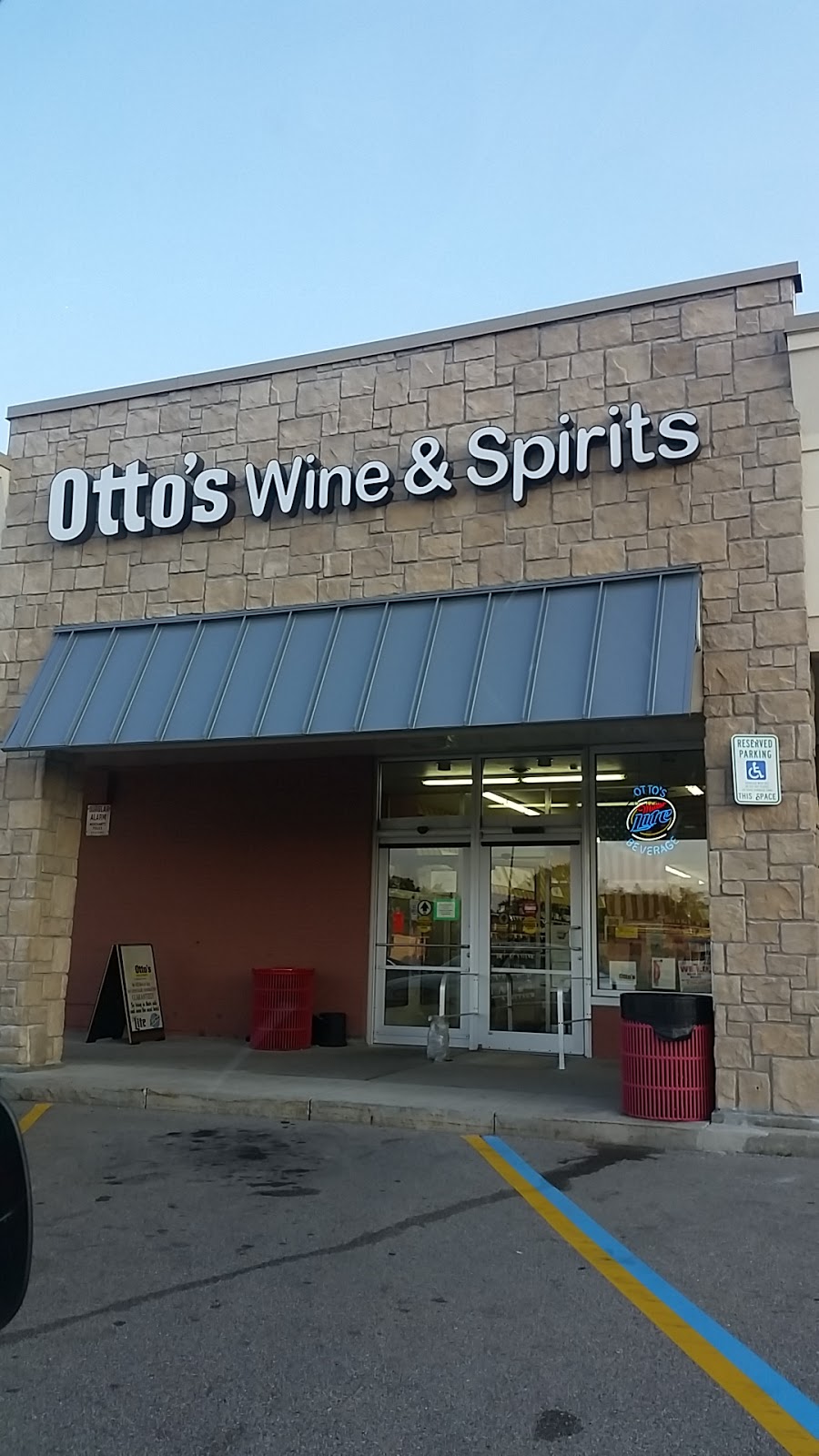 Ottos Wine and Spirits Menomonee Falls | N88W15413 Main St, Menomonee Falls, WI 53051, USA | Phone: (262) 255-0057