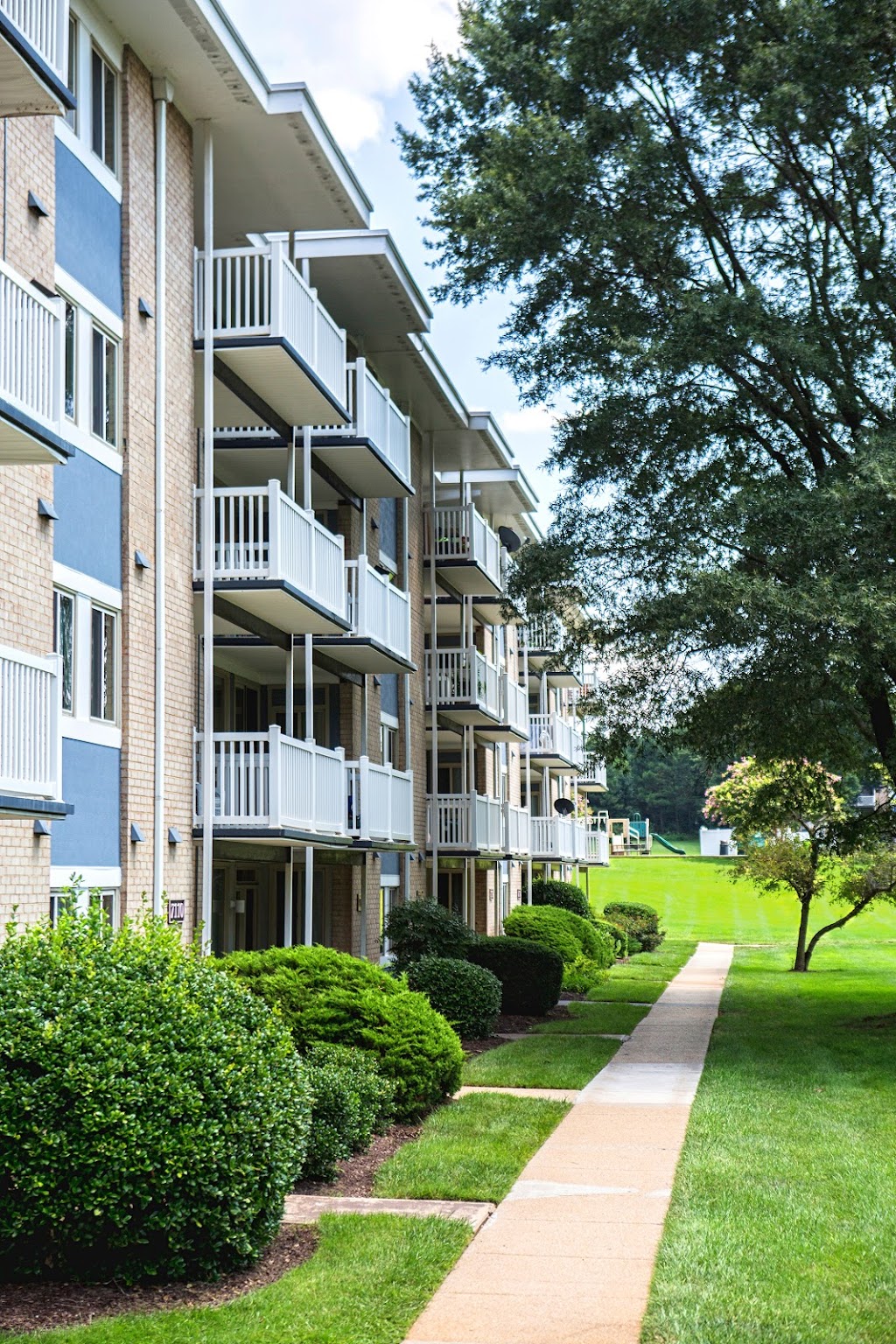 The Hanover Apartments | 7232 Hanover Pkwy, Greenbelt, MD 20770, USA | Phone: (301) 683-5858