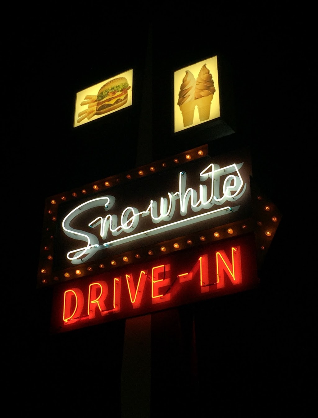 Sno-White Drive In | 3442 Atchison St, Riverbank, CA 95367, USA | Phone: (209) 869-6833