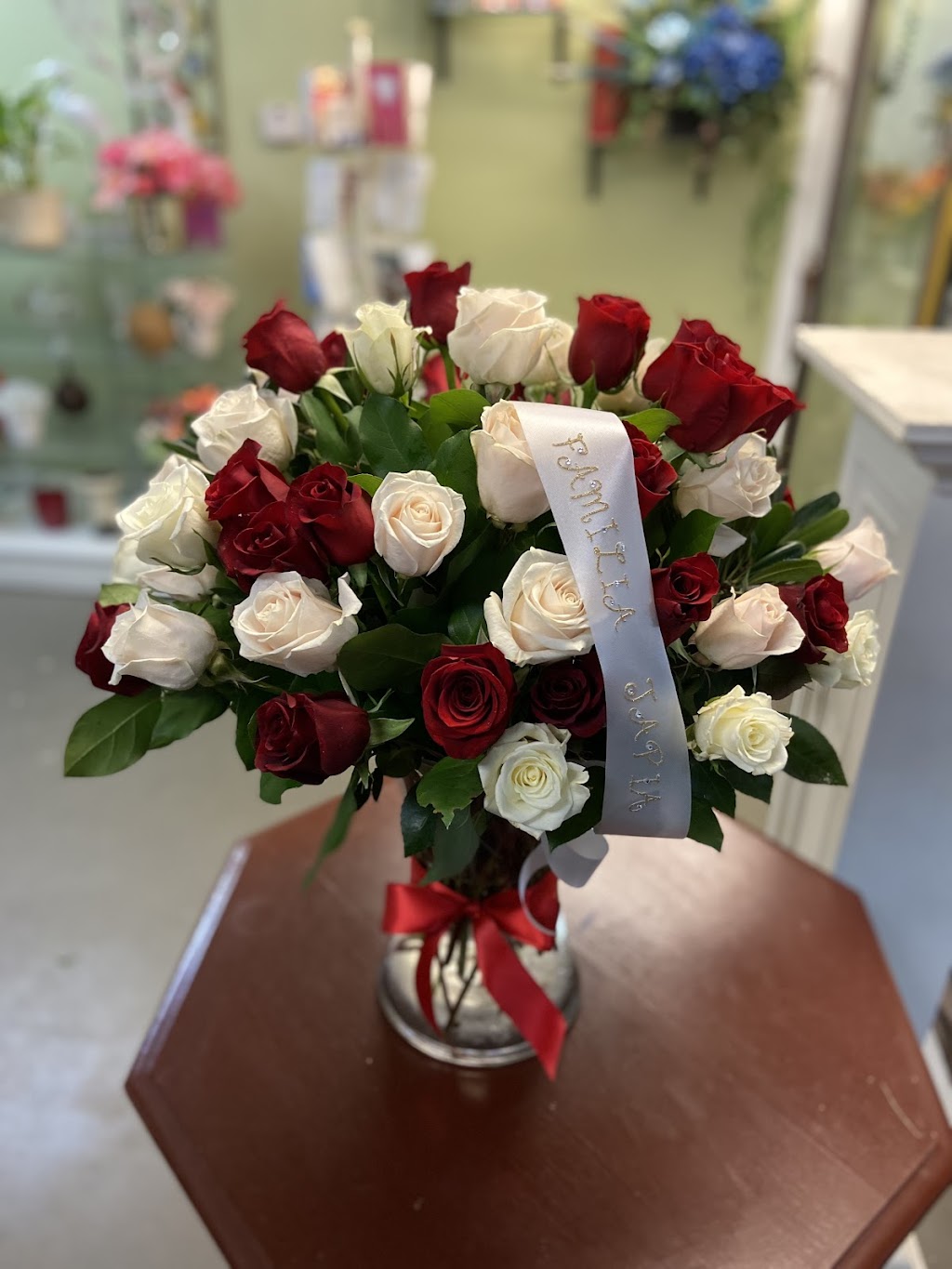 Chino Lupitas Florist and Gifts | 12345 Mountain Ave suite m, Chino, CA 91710 | Phone: (909) 591-8660